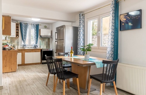Vlachopoulatika House | Serenity Country House with Private Terrace, Wi-Fi, and Air Conditioning