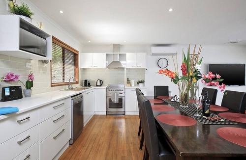 Daylesford House | Serenity@ Daylesford - wood-fire - aircon - wifi - Netflix