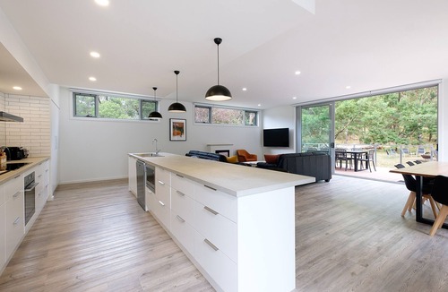 Halls Gap House | Serenity HG4A: Brand New Town House with absolute NP frontage and superb views