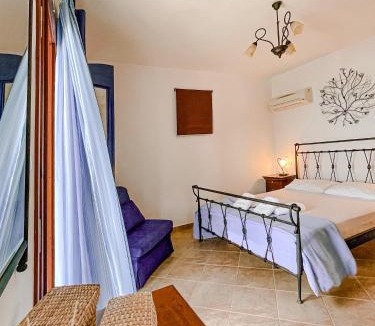 Kithira House | SERRAS ROOMS