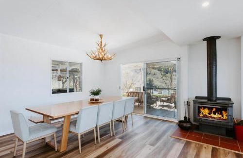 Yarrabin House | Seven Tree Hill - An Enchanting Family Homestead