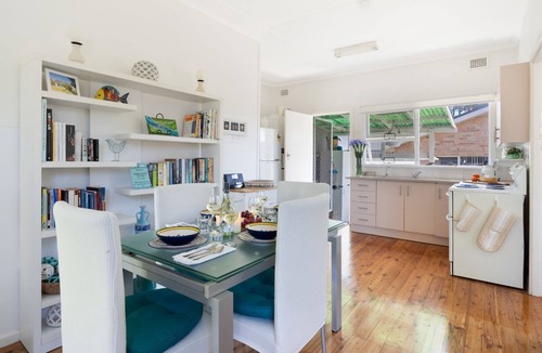 Culburra Beach House | Shalom Beach Cottage – 5 minute walk to the beach