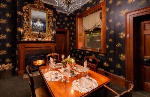 Hollow Tree House | Shearers' Quarters Rathmore