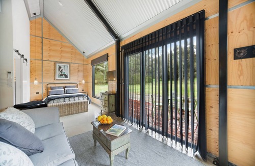 Whitfield Cottage | Shed TWO - Romantic Luxury couple getaway in the fabulous King Valley