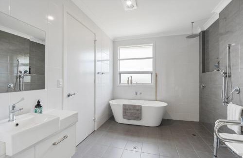 Goolwa South House | Shepherds Delight-Access Friendly-Linen Included