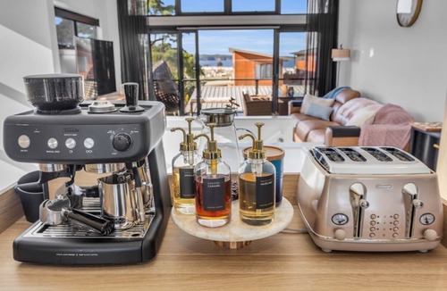 Eden Apartment | Shore Break 5: Unlimited wifi and right at the beach