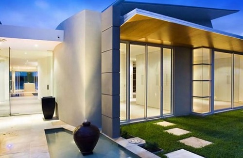 Noosaville House | Shorehaven Drive 177 - Designer waterfront home