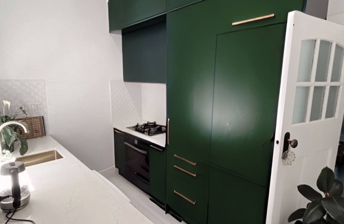 St Kilda Apartment | SHORT-TERM ST. KILDA SUBLET AVAILABLE: JAN 15 - FEB 5nn