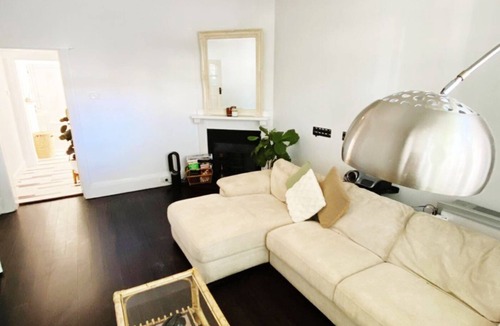 St Kilda Apartment | SHORT-TERM ST. KILDA SUBLET AVAILABLE: JAN 15 - FEB 5nn