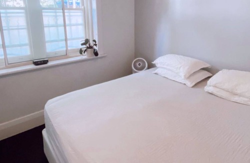 St Kilda Apartment | SHORT-TERM ST. KILDA SUBLET AVAILABLE: JAN 15 - FEB 5nn