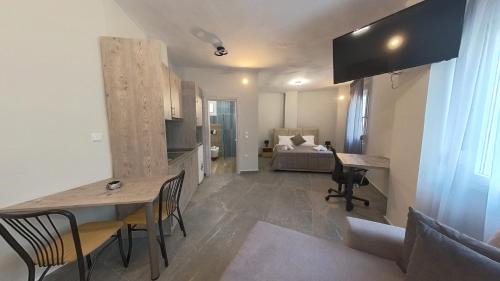 Veroia Apartment | Sidus Condos