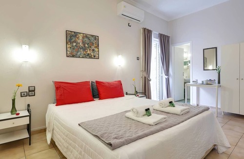 Platia Viktorias Apartment | Silver Hotel Athens Triple Room