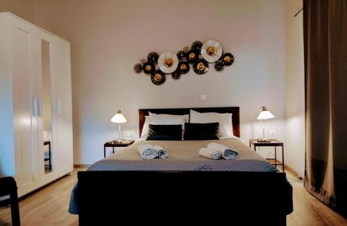Kini House | Silver Moon