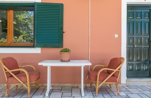 Roda Villa | Simplistic Villa in Korfu near Seabeach
