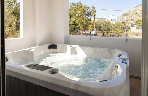 Lardos Apartment | Sinani Beachfront Gems Rhodes Jacuzzi Retreat