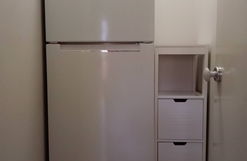 Collingwood Park Villa | Single bedroom in a villa, coffee breakfast, relax, tour, shop in great Malls.