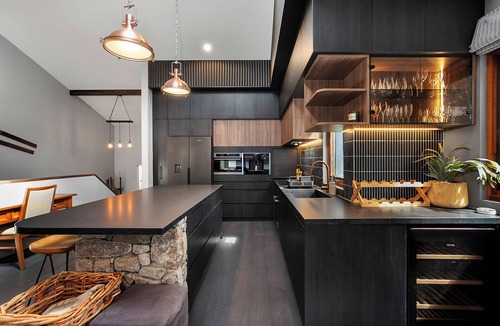 Thredbo Ski Chalet | Ski In Ski Out #10 - Stunningly renovated Ski Retreat on snow - 3 Bed, 3 Bath