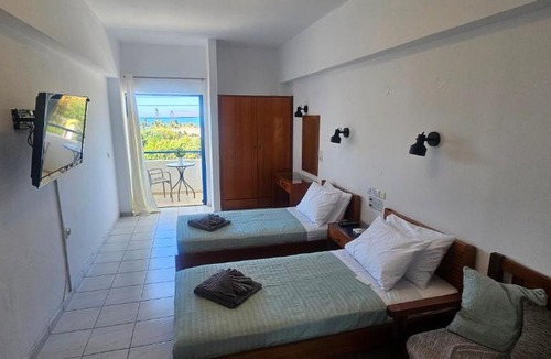 Vathianos Kampos Apartment | Sky Eye Studios