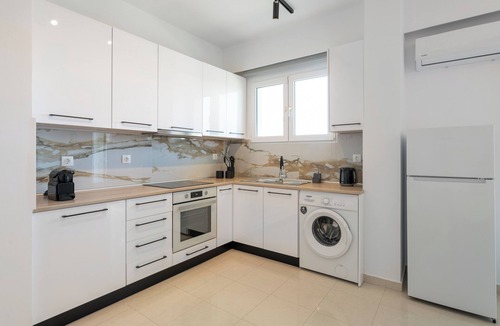 Petaloudes Villa | Sky, Luxury Apartment