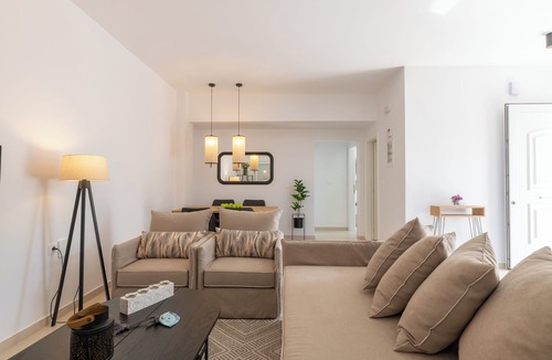 Petaloudes Villa | Sky, Luxury Apartment