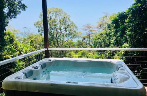Rocky Point House | Sky: rainforest and ocean views with jacuzzi