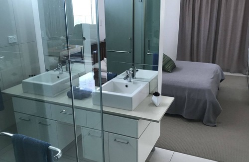 Darwin City Centre Apartment | Sky Tower Central Darwin