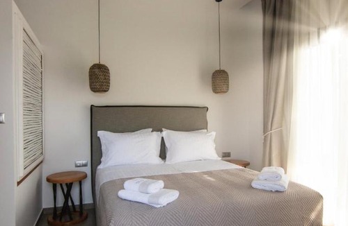Aspous Apartment | SKYROS BLUE SUITES