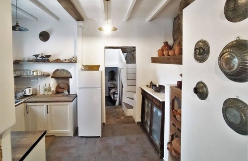 Skyros Town House | Skyros BnB, ANNA House in Brooke