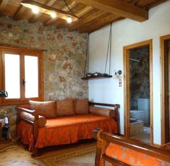 Skiros House | SKYROS REFUGE