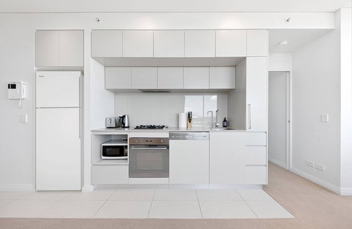Burwood Apartment | Skyview Comfy Apt in Centre of Burwood