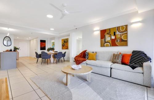Cairns Central Business District Apartment | Skyview Luxe at Marquis