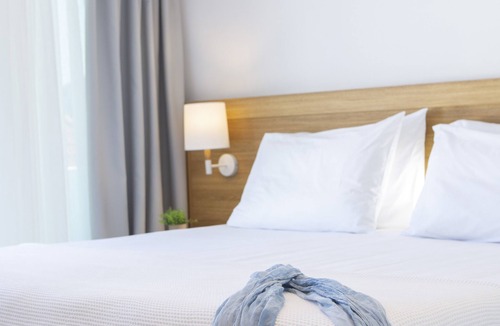 Nidri Hotel | Smile Inn Luxury Accommodation In the center of Nidri, next to the sea