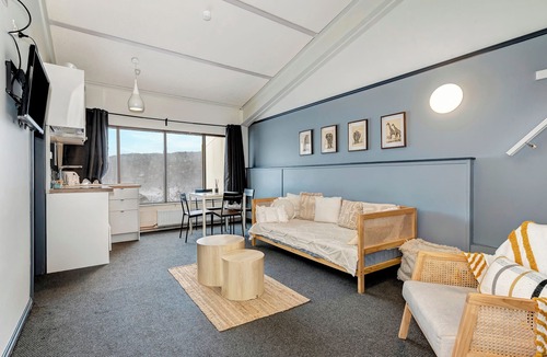 Smiggin Holes Hotel | Snowy Gums