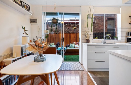 St Kilda Apartment | Snug St Kilda Apartment with Private Courtyard