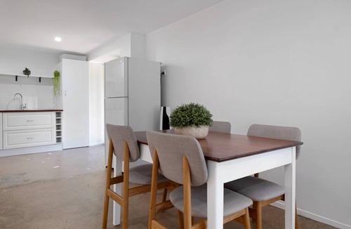 Yeppoon House | So close to town house with additional large self contained studio.