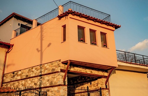 Lagkadas Apartment | Sochos - Sohos Traditional Homes - Balanti -Located right next to the mountain.