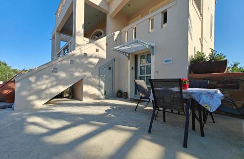 Chios Apartment | Sofoimar