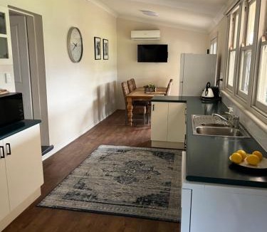 South Albury House | Somerby House! premium CBD escape, pets welcome