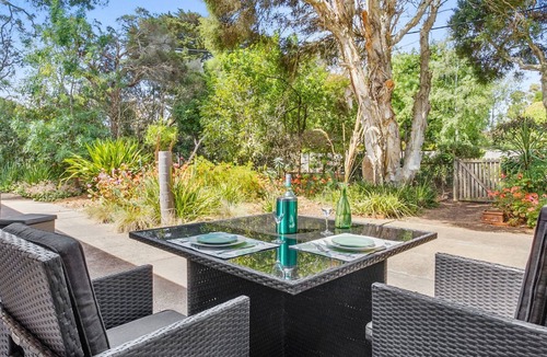 Somers House | Somers Beach House - walk to the Beach