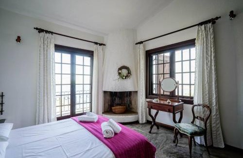 Agii Apostoli Cabin | Sonia Rustic Mansion - 5bd 30 Sec Walk To Beach
