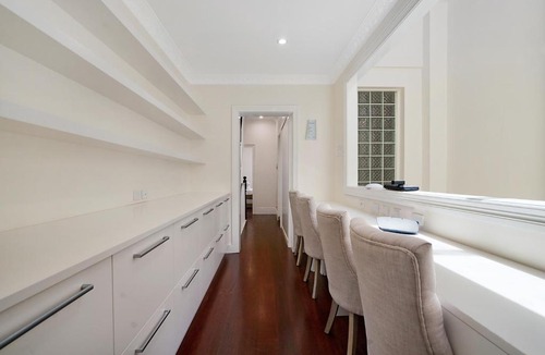 Paddington Apartment | Sophisticated renovated terrace in fashion hub
