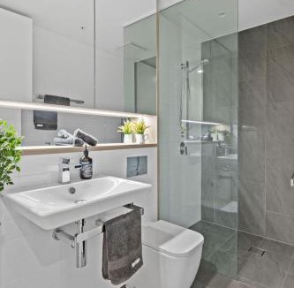 South Brisbane Apartment | Southbank Heart+2 Bed+Balcony+Pool+Gym+Free Wifi