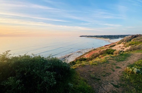 Port Noarlunga South House | Southport Beach House - just a 2 minute walk to the beach !