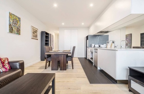 St Kilda Apartment | Southside Savvy Easily Explore St Kilda and Windsor
