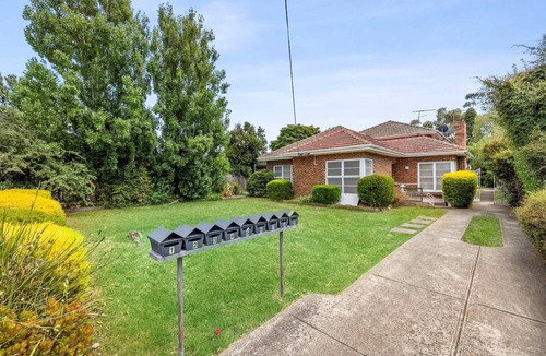 Glenroy Apartment | Spacious 1-Bedroom Apartment with Car Space