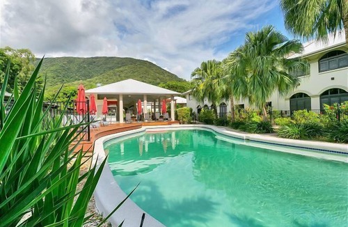 Palm Cove Apartment | Spacious 1 Bedroom Mango Resort Apartment Palm Cove