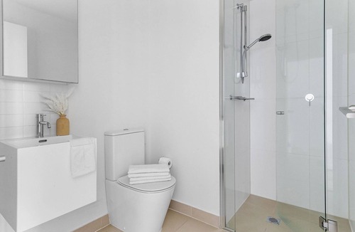 Southbank Apartment | Spacious 2BR City Apt, Panoramic Views & Parking