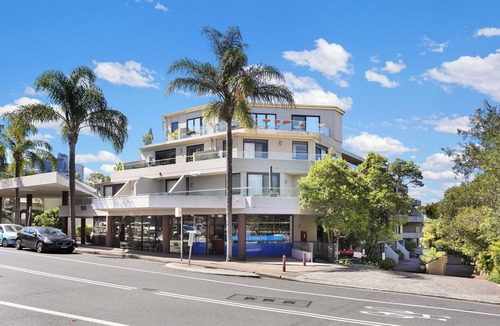 Waverton Apartment | Spacious 2BR luxe Waverton Village apartment w/harbour glimpses
