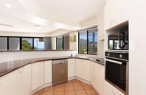 Maroochydore Apartment | Spacious 3 bedroom 2 bathroom apartment with water views