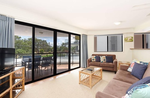Maroochydore Apartment | Spacious 3 bedroom 2 bathroom apartment with water views